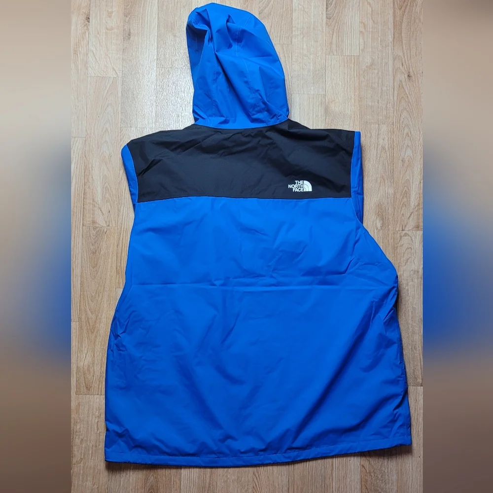 The North Face Men's Black and Blue Performance Jacket Size XXL